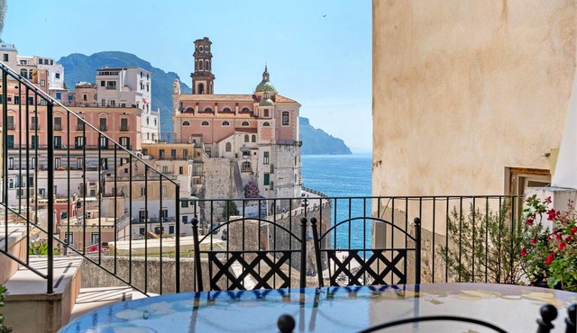 La Casa Del Giudice Amalfi Coast Apartment with Sea View, Private Terrace and Wi-Fi in Atrani