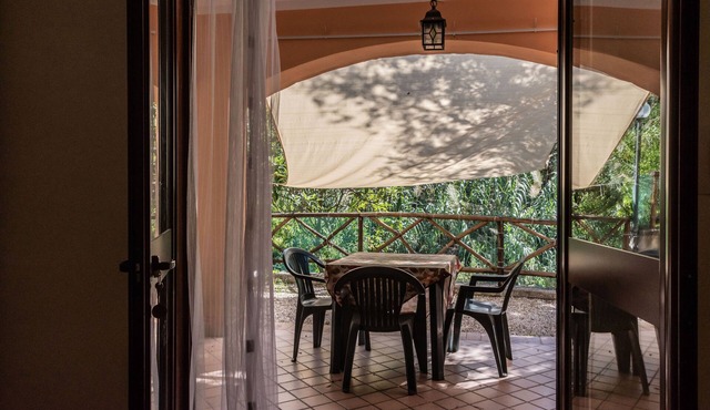 La Palella, secluded two-room apartment with patio near the beaches