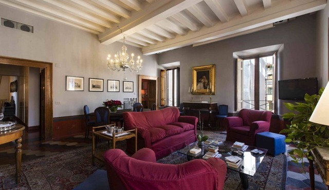 Large apartment rental in Rome for 8 people