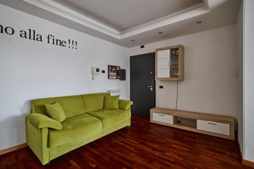 Leonardo apartment