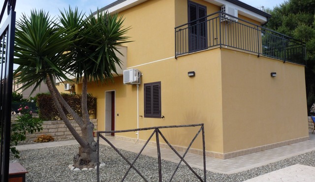 Lido Di Noto: Big house