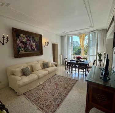 Lilac Luxury Apartment