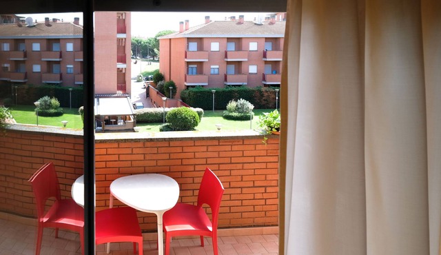 Long Stay Monthly Cheap Apartment with backyard garden