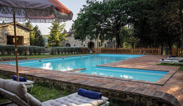 Lovely apartment for 4 people with WIFI, pool, close to Greve In Chianti