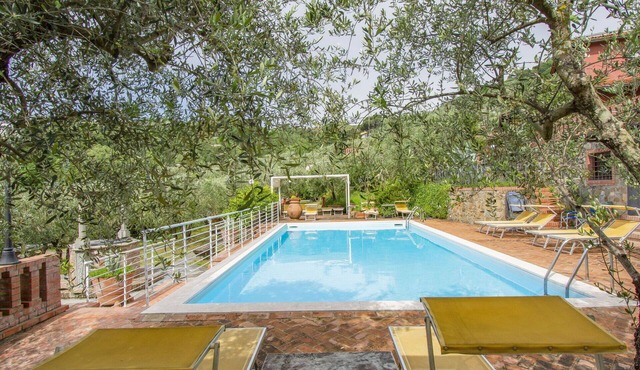 Lovely apartment for 2 guests with hot tub, pool, WIFI, A/C, TV, patio and pets allowed
