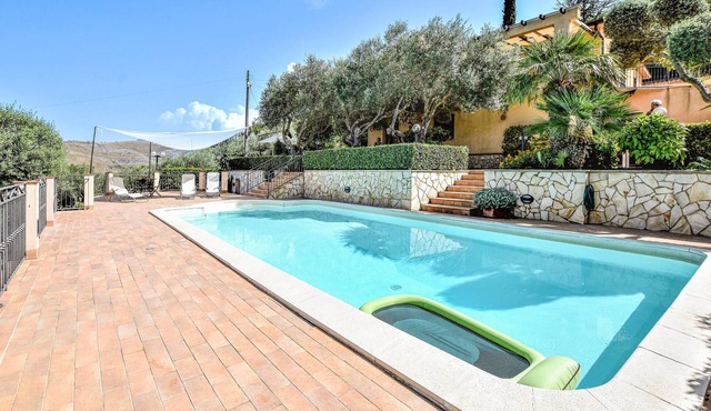 Lovely apartment in Casteldaccia with WiFi
