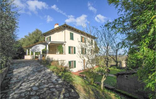 Lovely Home In Castelvecchio Di Comp With Wifi