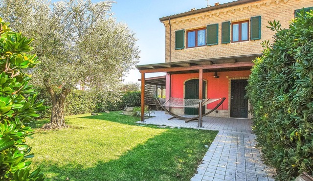Lovely home in Porto Recanati with WiFi