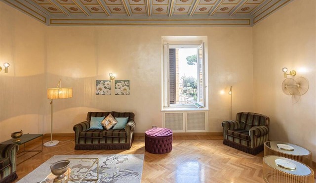 Ludovisi Apartment near the Spanish Steps and the Trevi Fountain
