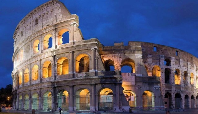 Luxurious Apartment Overlooking the Colosseum