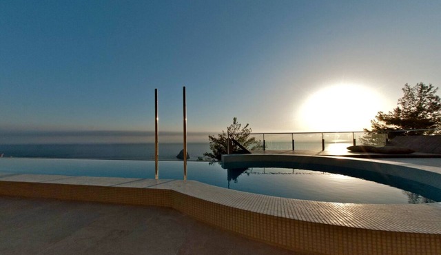 Luxury and Design on the sea .