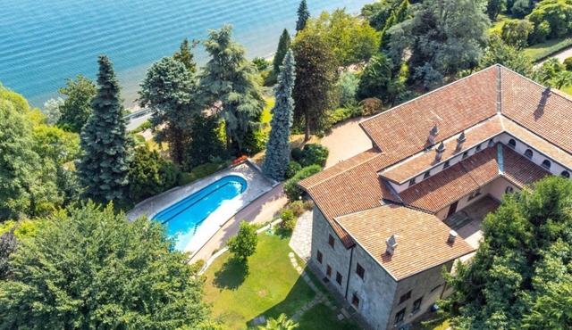 Luxury Lakeside Retreat with a Pool near Stresa! Lake Maggiore Villa Romanza in Stresa