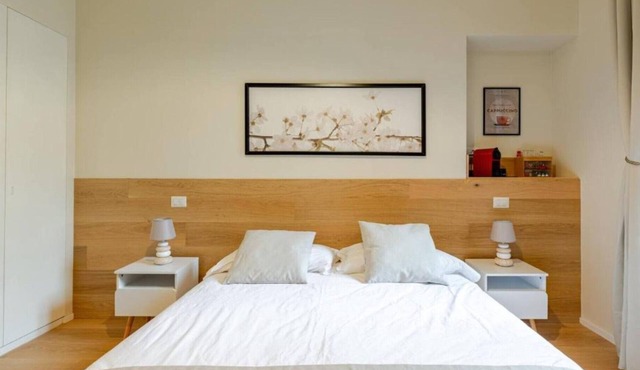 Luxury room with private bathroom in the historic center of Rome.