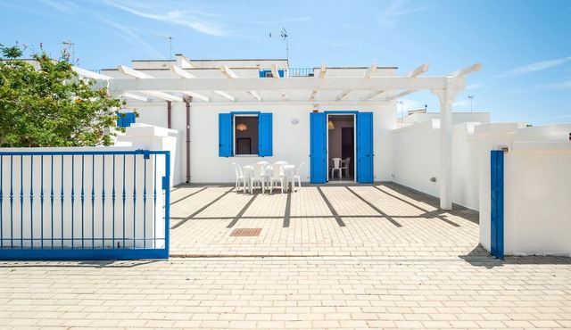 Modern apartment "Posto Rosso" with Sea View