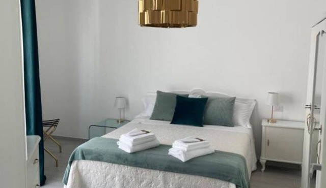 Maison Angelina - Elegant Holiday Home in Apulia with Charm and Comfort