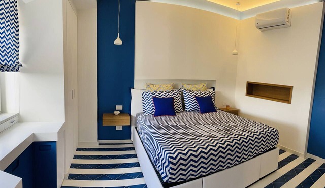 Maison B in Sorrento Center