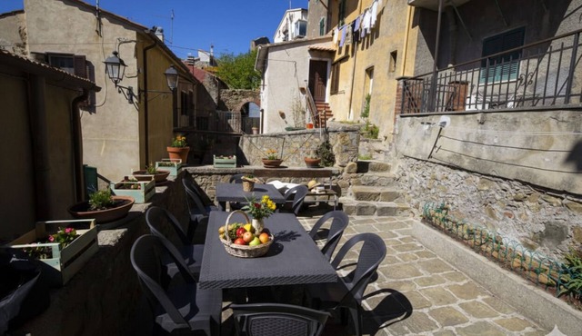 Maremma Charm: 2 Bathrooms, AC & WiFi 15' from Castiglione della Pescaia