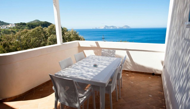 Maridea Ponza, ERMES perfect Mediterranean style apartment with sea view