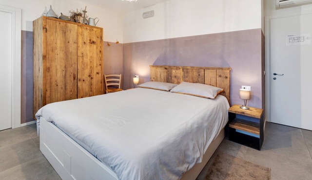 Melloni Street Home - Malva Room