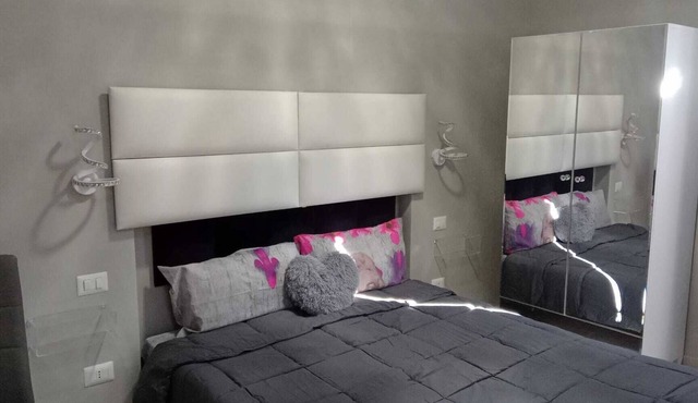 MODERN AND ROMANTIC VILLA, VERY CLOSE TO THE AIRPORT