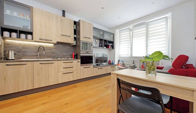Modern Apartment in Rome 200 meters from Metro Line A