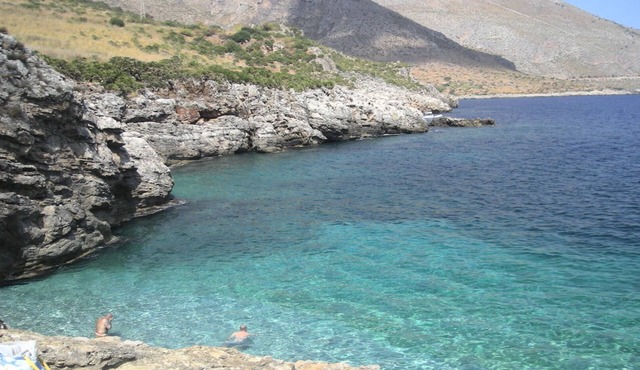 NATURAL PARADISE - A LOVELY HOUSE SCOPELLO - CALAZZURRA VILLAGE - PRIVATE ACCESS TO THE BEACH