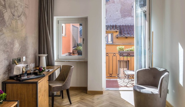 Navona Essence Hotel