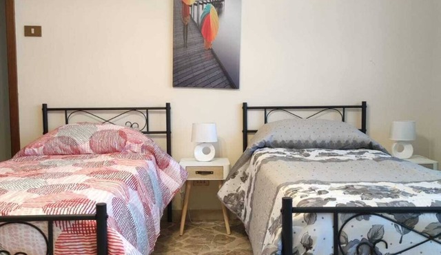 New Dawn Apartment, Free Parking, near IKEA, Siciliafiera, and Primark ct