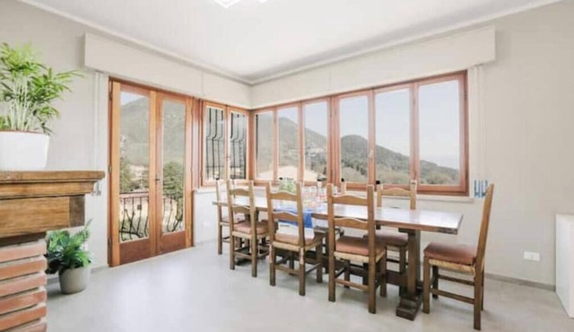 NEW VILLA Jacuzzi WIFI BBQ parking + RoomCinemaGame in Lucca