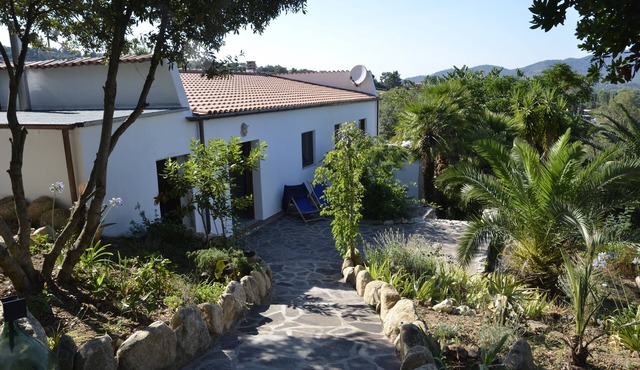 Newly renovated, 10 minutes from the beach and Capoliveri