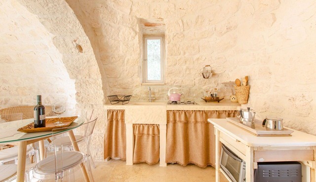 Nice apartment for 3 guests with WIFI, A/C, TV and veranda, close to Ostuni