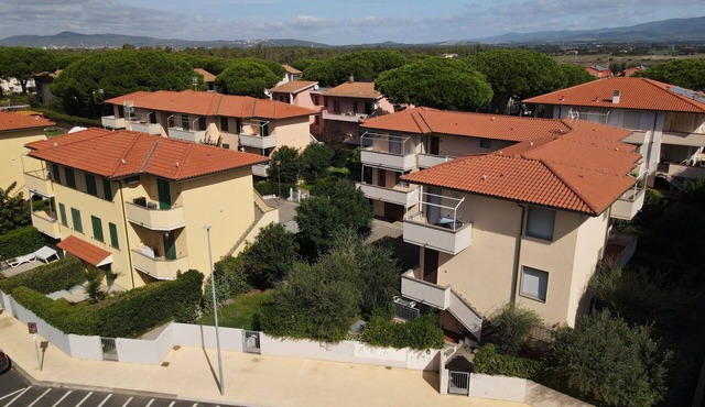 Nice apartment for 4 guests with TV and patio in Rosignano Marittimo