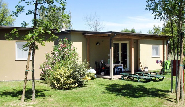 Nice apartment in villa for 7 people with A/C, pool, WIFI and terrace
