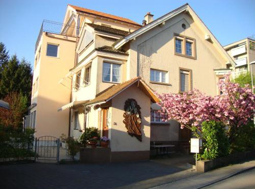 Niros Bed & Breakfast in Basel