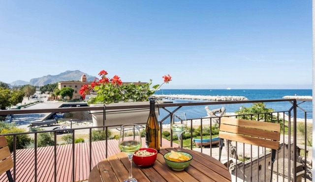 Old Port Luxury 1 | Panoramic Seaviews & Design