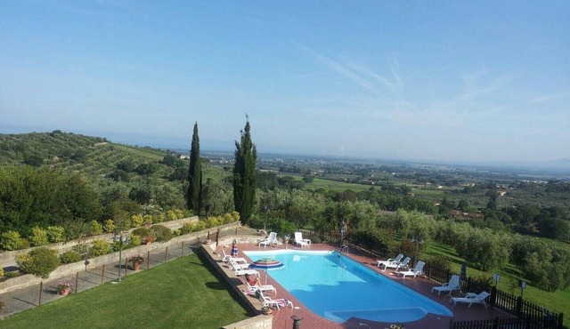 Panoramic house with pool near the sea near picturesque Castagneto Carducci in Castagneto Carducci