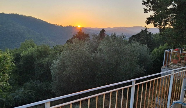 Panoramic Tuscan Retreat - Near Florence
