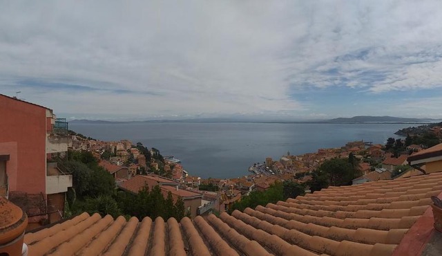 panoramica terrazza sul mare con parcheggio