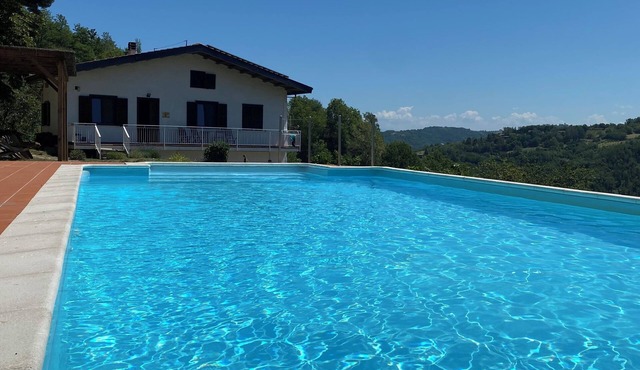 Peaceful Holiday House with Private Pool and Panoramic Views: Casa Mumu in Casteletto D’Erro