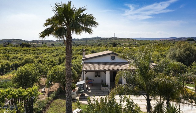 Peaceful retreat close to sandy beaches with garden, terrace & pool table. Private pool from Mar...