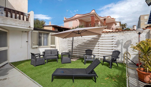Peppe's Home Apartment with Private Terrace, Garden and Wi-Fi