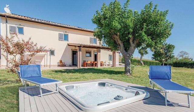 Pet friendly home in Mondavio -PU- with WiFi