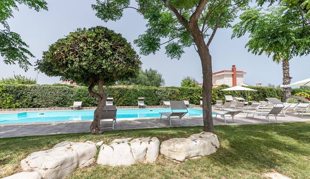 Pietramare Luxury - Black Diamond by Rentbeat