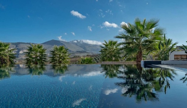 Private countryside villa with swimming pool