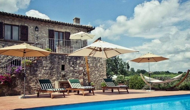 Private villa with swimming pool in Umbria