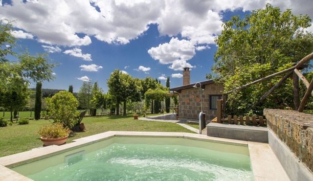 Private Villa with private pool, A/C, hot tub, WIFI, TV, terrace, pets allowed, panoramic view