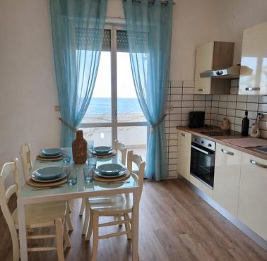 Pubble beach apartment