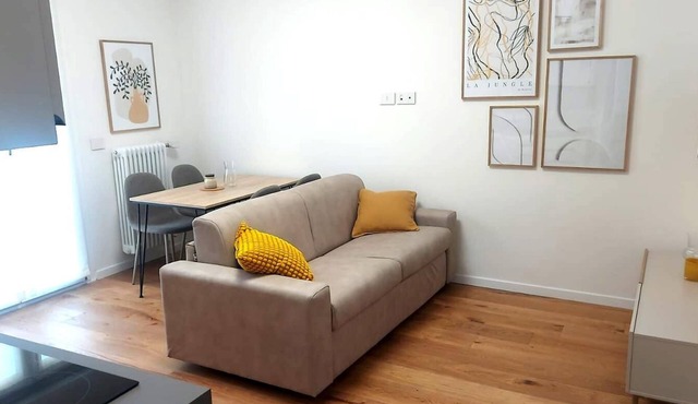 Queen Home Silvia - One Bedroom Apartment, Sleeps 4