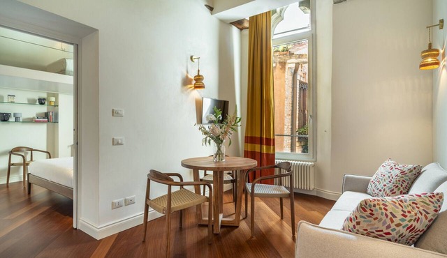Rafts Bright Loft R&R