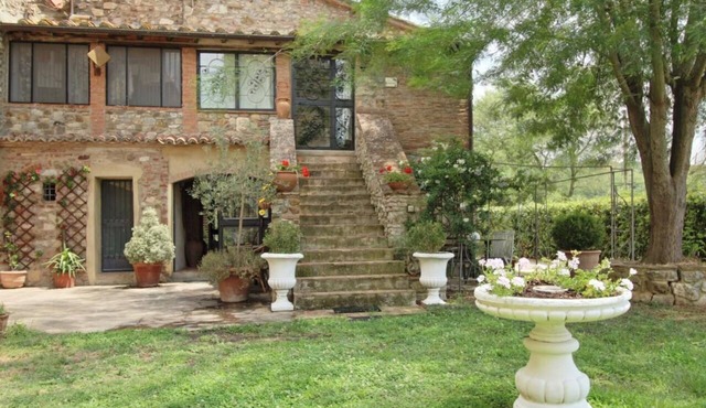 Reggia, in small medieval village characteristic apartment with fireplace